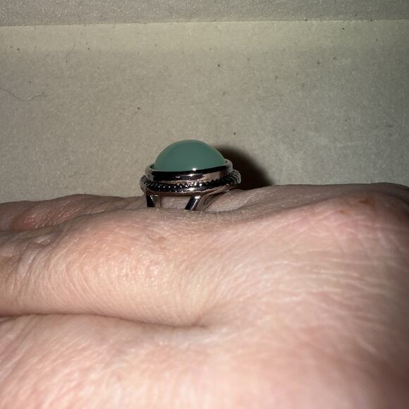 NWT Beautiful Aqua Silvertone Statement Ring Size 7 - Picture 3 of 4